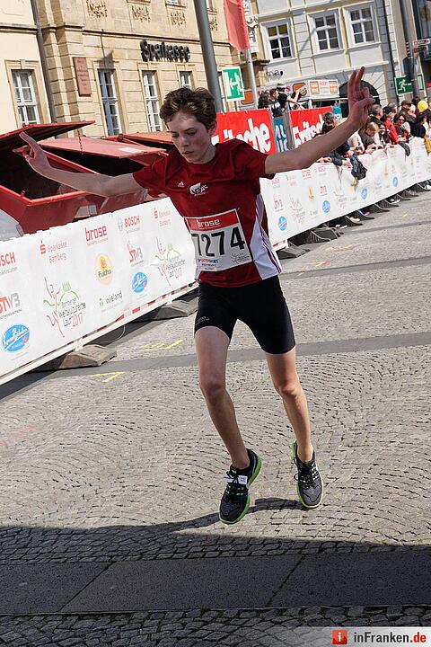 Weltkulturerbelauf 2017 in Bamberg: Der Zieleinlauf am Maxplatz