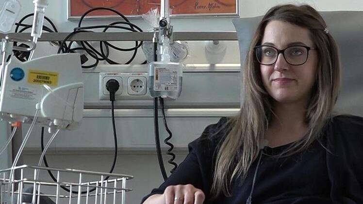 Susanna Zsoter geht alle zwei Wochen zur Immuntherapie. Im Alter von 28 Jahren bekam die Fränkin die Diagnose Darmkrebs. Als "Krebskriegerin" hat sie der unheilbaren Erkrankung den Kampf angesagt. Foto: privat