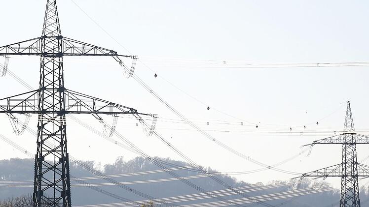 Die P43/Fulda-Main-Leitung (hier ein Symbolbild) k&ouml;nnte durch den Landkreis Bad Kissingen f&uuml;hren. Foto: dpa/Jochen Berger