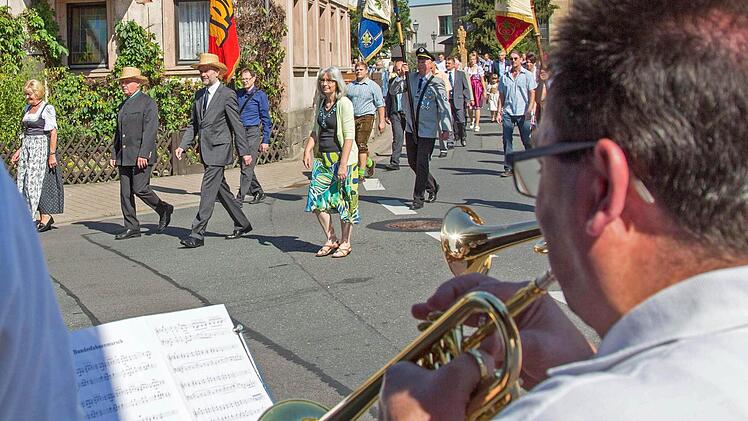 Der Posaunenchor begleitete den traditionellen Marsch von der Kirche zum Festplatz. Foto:kag
