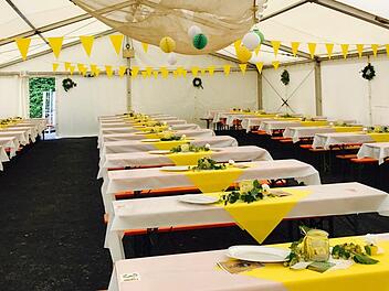 Reichlich Platz im Festzelt: Der Kameradschaftsverein Friesendorf freut sich auf zahlreiche Besucher.  Foto: Privat