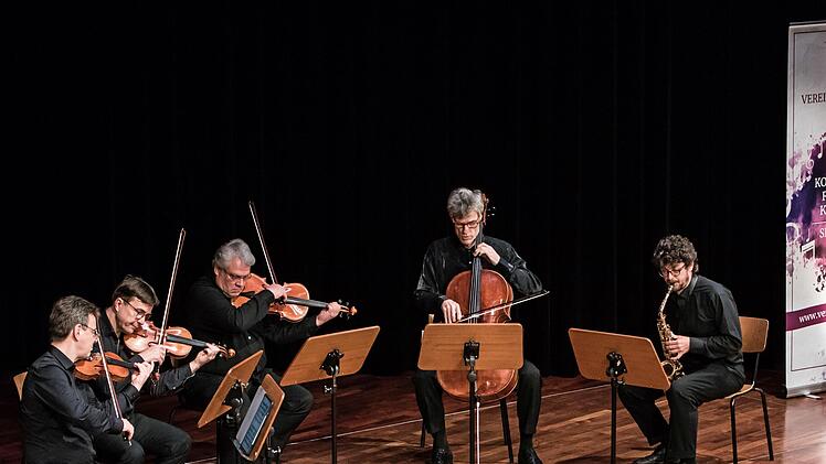 Das Vogler Quartett und der Saxofonist Christian Segmehl gastierten im Coburger Kongresshaus.Foto_Jochen Berger