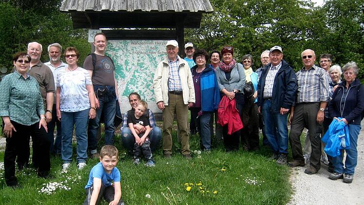 Jährliche gemeinsame Wanderungen stärken den Zusammenhalt der Siedlergemeinschaft. Foto: privat