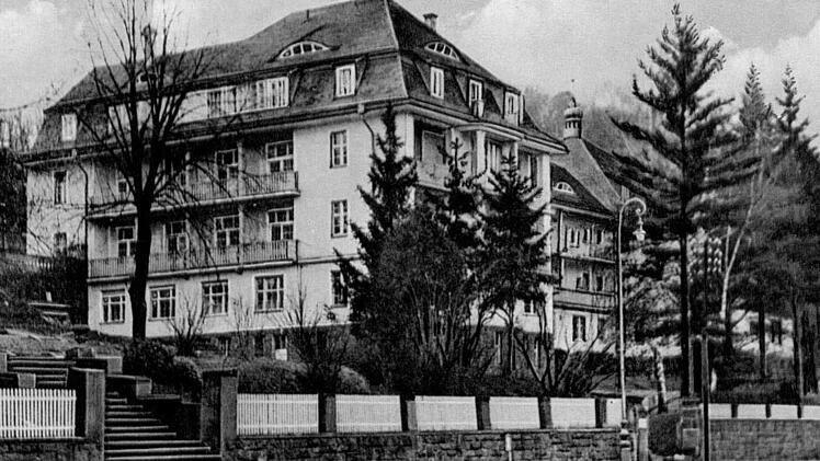 Versorgungskuranstalt, Kurlazarett, Versehrtenkrankenhaus, dann wieder Versorgungskuranstalt, heute Frankenparkklinik - verschiedene Namen gab es über 150 Jahre für dasselbe Gebäude. Foto: Frankenparkklinik