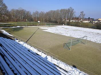 Die dringend notwendige Sanierung des Gaustadter Sportzentrums kann in wenigen Wochen beginnen. Foto: Ronald Rinklef
