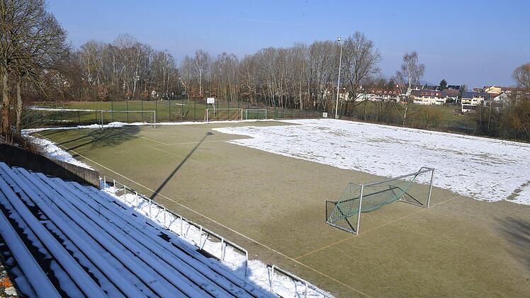 Die dringend notwendige Sanierung des Gaustadter Sportzentrums kann in wenigen Wochen beginnen. Foto: Ronald Rinklef