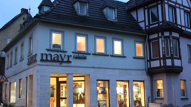 Die  Xaver-Mayr-Galerie strahlt zum Weihnachtsmarkt mit Girlanden um die Wette - Stars zu Sternchen. Ralf Kestel