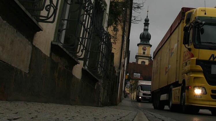 In Stadtsteinach ist die Verkehrssituation angespannt. Dazu veranstaltet die Bayerische Rundschau am Mittwoch einen Diskussionsabend. Foto: Archiv