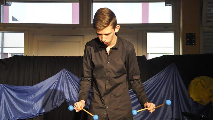 Philipp Kirchner am Vipraphon. Peter Klopf