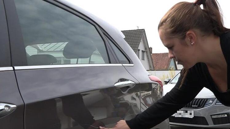 Ein Kratzer im Lack: Der Würzburger Autokratzer ist noch immer auf freiem Fuß. Foto: NEWS5 / Merzbach
