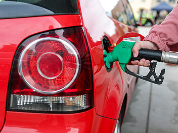 ADAC kritisiert 12-Uhr-Regel an Tankstellen