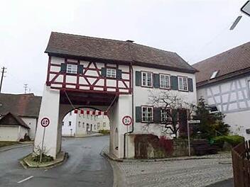 Hierher, ins Hiltpoltsteiner Torhaus, könnten bald viele Heiratswillige streben.  Foto: privat