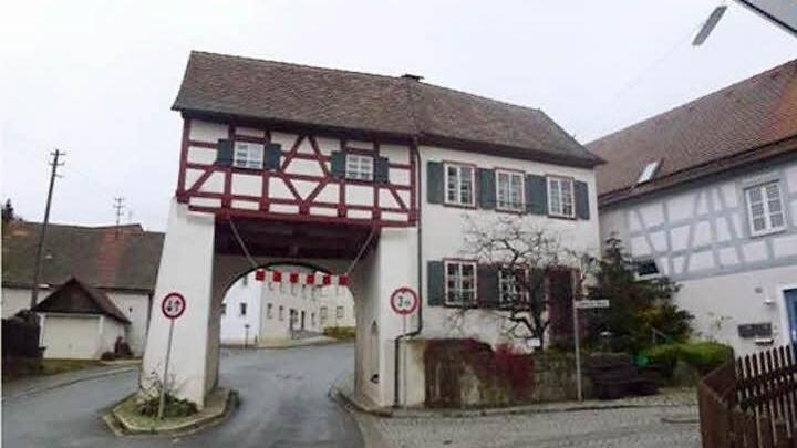 Hierher, ins Hiltpoltsteiner Torhaus, könnten bald viele Heiratswillige streben.  Foto: privat