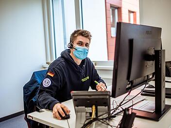 Für einige Wochen im Team des Contact Tracing Teams: Oliver Herrmann ruft täglich unzählige Kontaktpersonen an.  Foto: Nicole Endres/THW