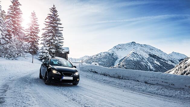 Reise, Winterreifen - Winter landscape in the Alps