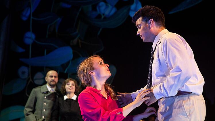 Turbulent und unterhaltsam: Szene aus Eduard Künnekes Operette "Der Vetter aus Dingsda" am Landestheater Coburg.Foto: Sebastian Buff