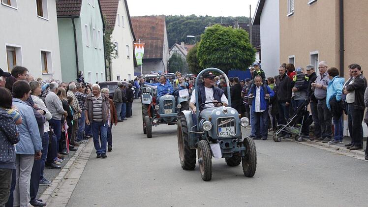 Die Rundfahrt auf dem siebten Eichertreffen 2017 Foto: Reinhard Löwisch