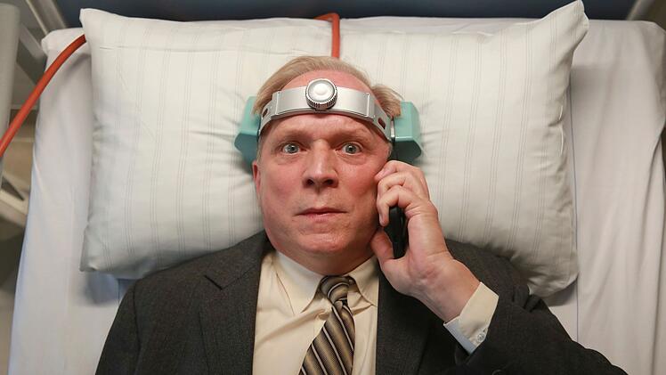 Felix Murot (Ulrich Tukur) verbindet in seinem 14. Fall zwei der beliebtesten Themen seiner etwas anderen Krimireihe miteinander: Traumwelten und verr&uuml;ckte Maschinen. Um ein vermisstes Kind zu finden, wird das Unterbewusstsein des Kommissars mit der einzigen Person zusammengeschaltet, die den Aufenthaltsort des F&uuml;nfj&auml;hrigen kennt.