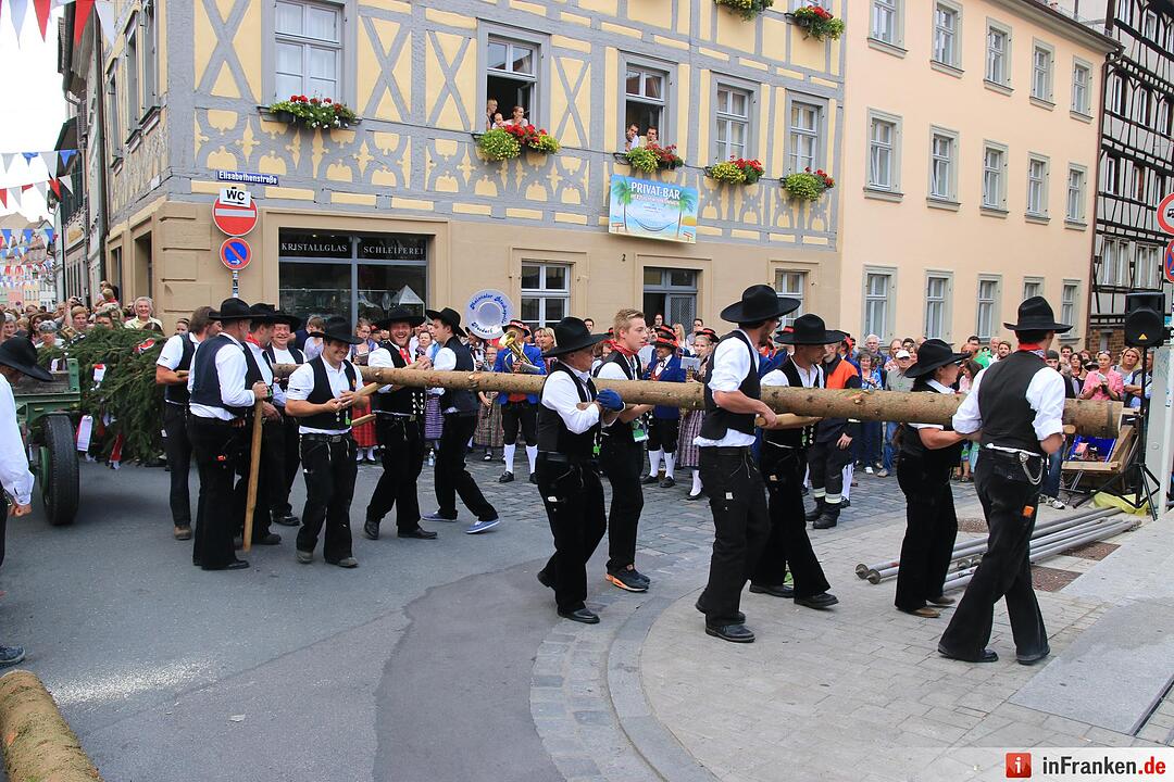Sandkerwa 2015 - Kerwasbaum-Aufstellen