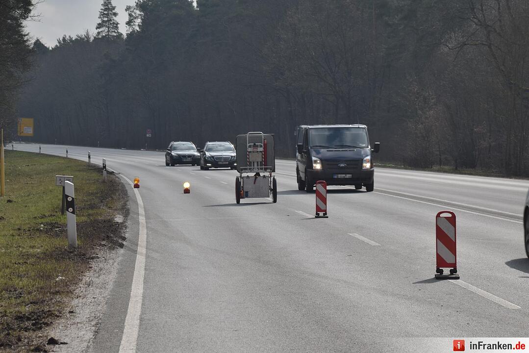 Auto überschlägt sich auf Regenburger Straße in Nürnberg