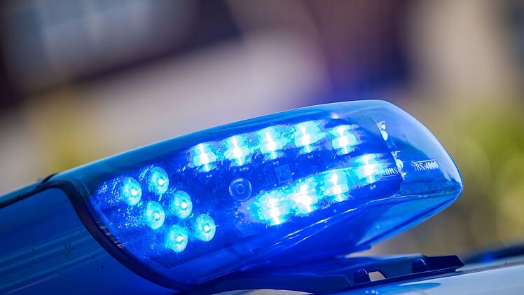 Fürth: Aggressiver Mann verletzt Streifenbesatzung - 33-Jähriger rastet bei Kontrolle aus