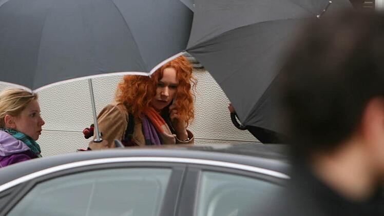 Gut (abge-)schirmt: Veronica Ferres Foto: Florian Hecky