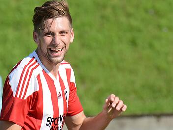 Hofft auch nach dem Spiel gegen den TSV Unterpleichfeld auf gute Laune: Johannes "Jogo" Feser. Foto: ssp