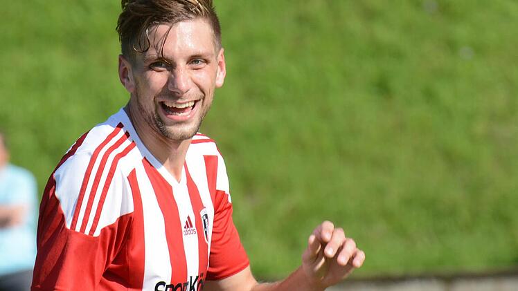 Hofft auch nach dem Spiel gegen den TSV Unterpleichfeld auf gute Laune: Johannes "Jogo" Feser. Foto: ssp
