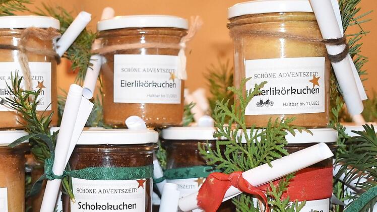 250 Kuchen im Glas wurden von fünf Frauen gebacken und an die Senioren in Ramsthal verteilt.  Foto: Andreas Lomb
