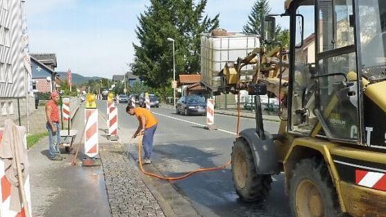 Das Staatliche Bauamt Bamberg rechnet damit, dass die Bauarbeiten an der Stockheimer Ortsdurchfahrt ab 10. Oktober abgeschlossen sein sollen. Foto: Gerd Fleischmann