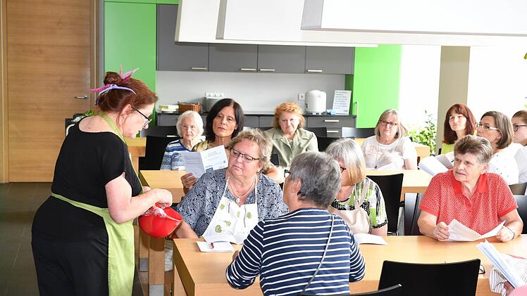 Kochen mit den Gemüsen des Monats - Impressionen vom Kochworkshop im Kulmbacher MupäzFoto: Ronald Rinklef