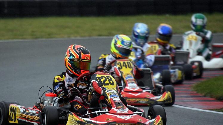 Jannik Julius-Bernhart (Nr. 328) machte in seinem ersten Jahr als Fahrer eines Schalt-Renn-Karts einen guten Job. Mit guten Zeiten empfahl sich der junge Bad Brückenauer für Höheres.  Foto: Karlheinz Franz