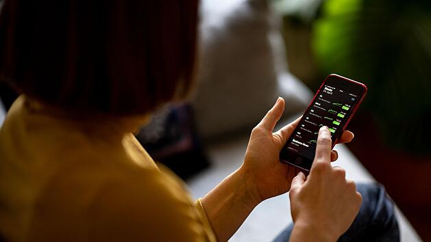 Geldanlage schwankt extrem: Wozu Experten in der Weihnachtszeit raten