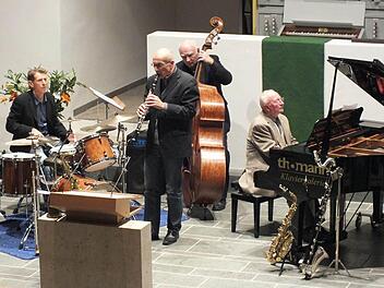 Thomas Fink (r.) musizierte mit vielen alten Bekannten. Foto: Welker