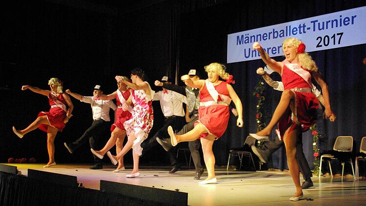 Das Männerballett aus Waigolshausen kommt auf den dritten Rang. Foto: Winfried Ehling