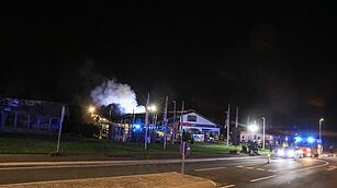 Brand in Elektrofachmarkt fordert Einsatzkräfte