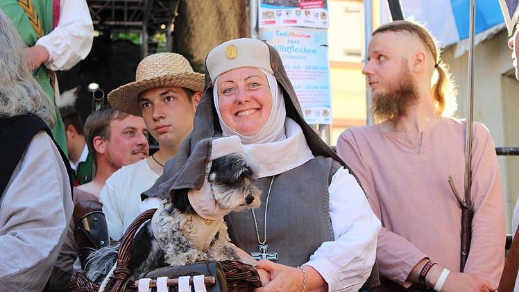 Eröffnung des Bad Brückenauer Stadtfestes mit historischem Umzug Foto: Julia Raab