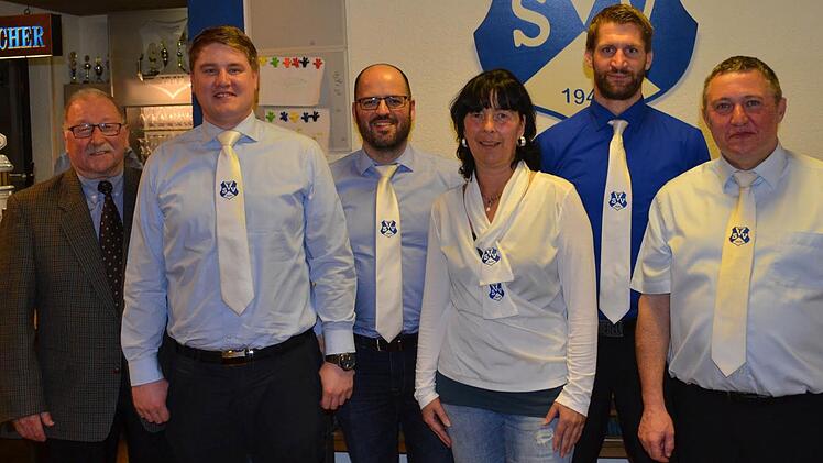 Die BLSV-Ehrungen. Unser Foto zeigt (von links) Kreisvorsitzenden Rainer Werner, Thomas Kliem, Stefan Schlereth, Petra Schlereth, Thomas Eckert und Vorsitzender Frank Heckelmann.  Foto: Nicolas Thoma