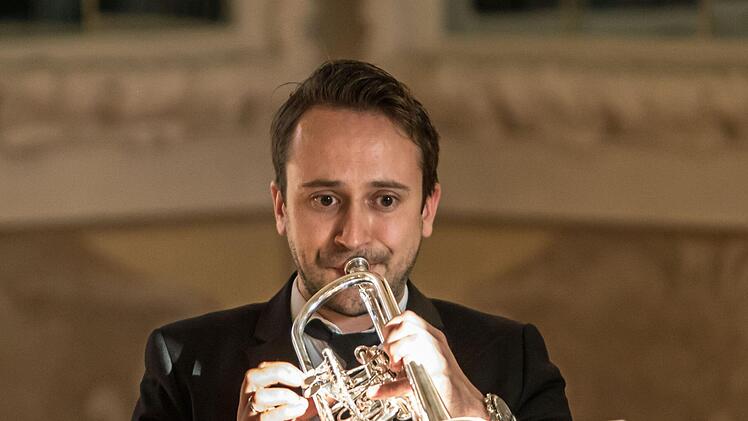 Für Generalmusikdirektor Roland Kluttig wird die Konzert-Saison 2019/2020 zur Abschieds-Saison am Landestheater. Die Mehrzahl der Solisten bei den Sinfoniekonzerten stammt aus den Reihen des Philharmonischen Orchesters: Markus Riepertinger interpretiert das Trompetenkonzert Es-Dur von Joseph Haydn.Foto: Archiv/Jochen Berger