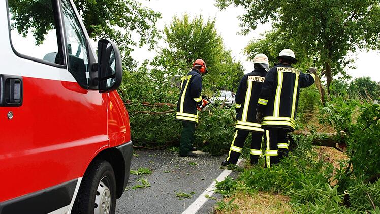 Aufgrund des Unwetters in der Nacht auf Sonntag war die Feuerwehr im Großraum Nürnberg stark gefordert. Symbolfoto: Christian Stoll/Adobe Stock