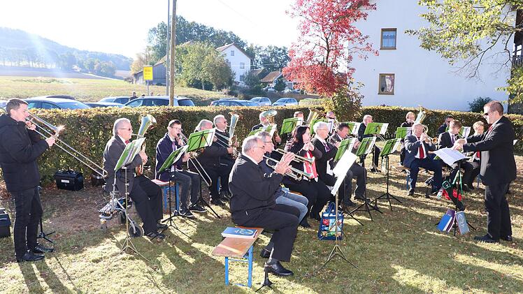 Der Dekanatsposaunenchor spielte vor Beginn des Festgottesdienstes.Rainer Glissnik