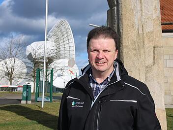 Roland Brönner arbeitet aktuell als Kommunikationselektroniker in der Erdfunkstelle Fuchsstadt. Foto: Ralf Ruppert