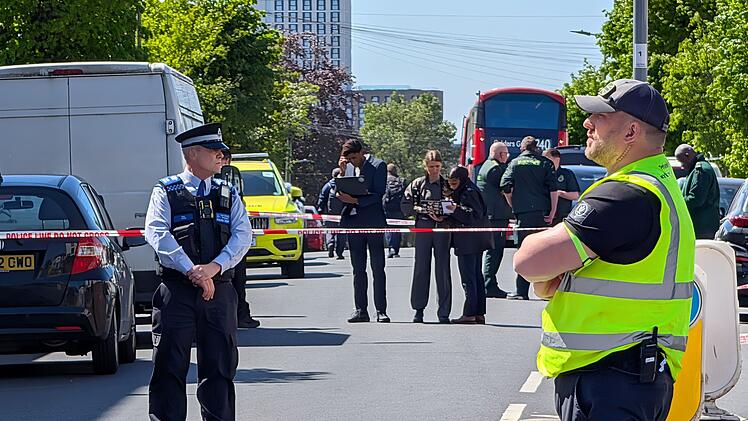 Zwei Verletzte bei Messerangriff in London