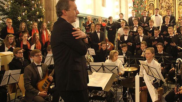 Mit Wolfram Buchenbergs Gloria aus der Messe "Ad maiorem dei gloriam" setzte Hubertus Baumann einen gloriosen Schlusspunkt.Sonny Adam