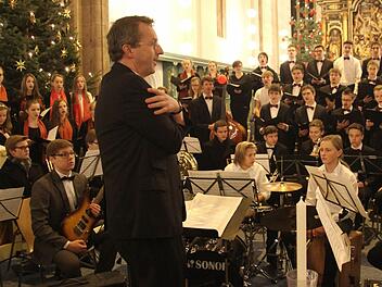 Mit Wolfram Buchenbergs Gloria aus der Messe "Ad maiorem dei gloriam" setzte Hubertus Baumann einen gloriosen Schlusspunkt.Sonny Adam