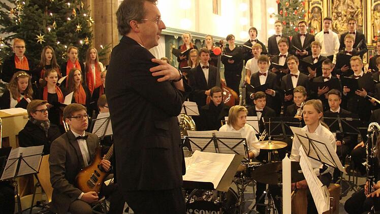 Mit Wolfram Buchenbergs Gloria aus der Messe "Ad maiorem dei gloriam" setzte Hubertus Baumann einen gloriosen Schlusspunkt.Sonny Adam