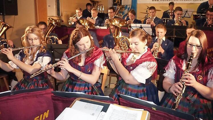 Bestens vorbereitet wollen die Neukenrother Musikanten in ihre Frühjahrskonzerte starten. Deshalb haben sie sich jetzt zu einem Probenwochenende in Wirsberg getroffen. Foto: Archiv