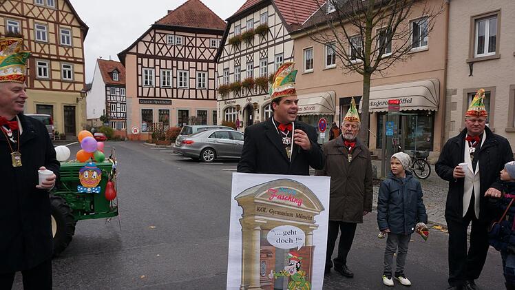 Sitzungspräsident Andreas Albert hielt die Rede zur Faschingseröffnung.
