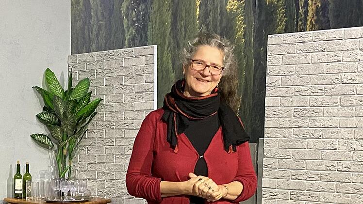 Anne Maar, die Leiterin des Fränkischen Theaters Maßbach, ist in München von Landtagspräsidentin Ilse Aigner  ausgezeichnet  worden.