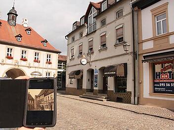 Auch mit dem Smartphone sollen künftig vor Ort historische Daten in Burgebrach abgerufen werden können. Foto: p